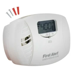 First Alert® - Plug-in White Carbon Monoxide Alarm With Battery Backup & Digital Display -Magma Store 1039746 8
