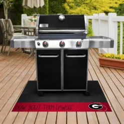 FanMats® 21108 - Southern Style NCAA Georgia University 26" X 42" Grill Mat