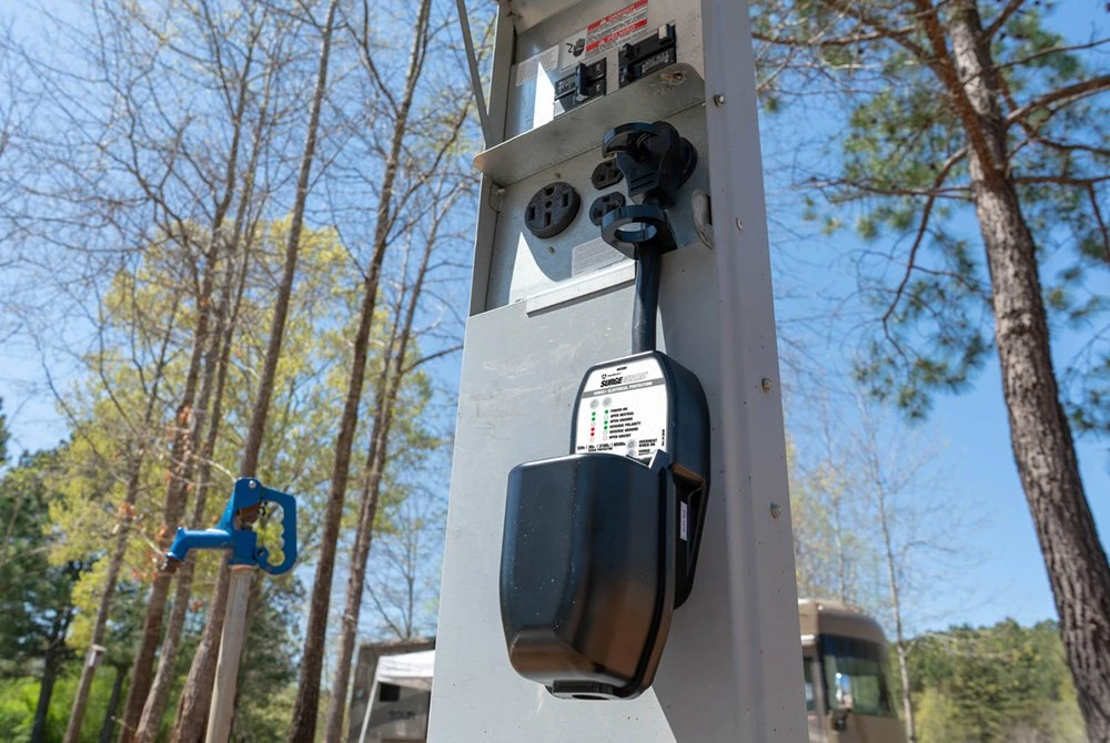 Southwire® - Surge Guard™ Portable Surge Protector With Full Cover 7 Southwire® - Surge Guard™ Portable Surge Protector With Full Cover - Image 7