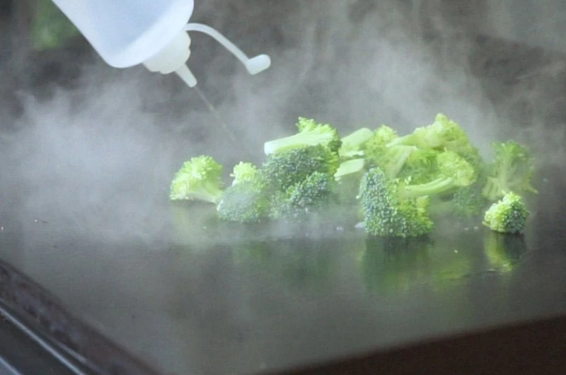 Blackstone® - Sauce & Liquid Squeeze Bottles 2 Blackstone® - Sauce & Liquid Squeeze Bottles - Image 2