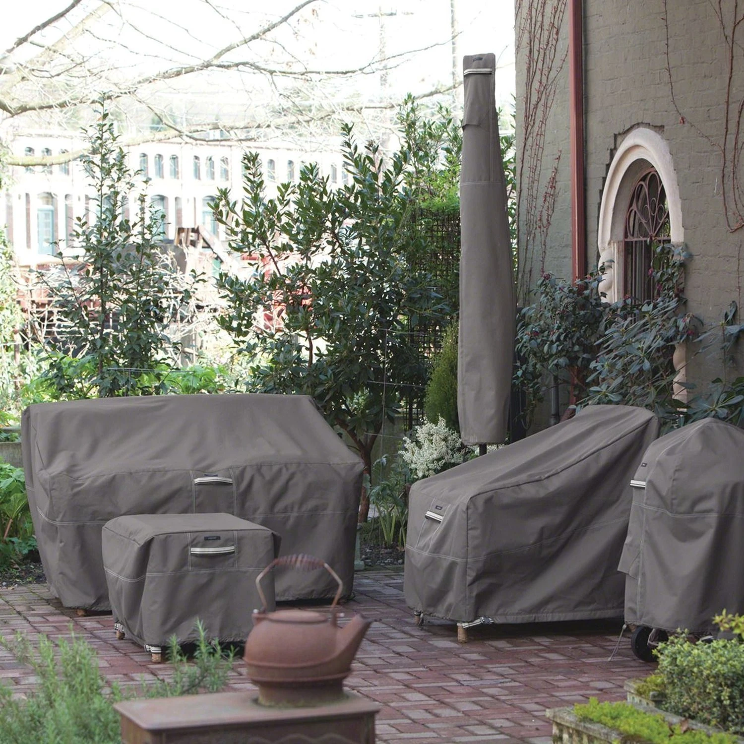 Classic Accessories® - Ravenna™ Dark Taupe Kettle BBQ Grill Cover (26.5"Dia X 38"H) 4 Classic Accessories® - Ravenna™ Dark Taupe Kettle BBQ Grill Cover (26.5"Dia X 38"H) - Image 4