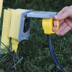 Camco® - Power Grip™ 30A Male Replacement Plug (Mini) With Handle Grip -Magma Store 55283 3