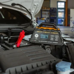 Wagan® - 12 V Intelligent Fully Automatic Battery Charger And Maintainer -Magma Store 7407 4