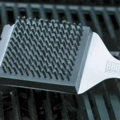 BBQ-AID® BBQCLEANINGBRUSHSTICKERLESS - Grill Brush & Scraper -Magma Store bbqcleaningbrushstickerless 7 1 scaled
