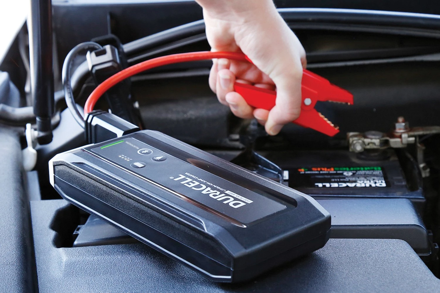 Duracell® - 12 V Compact Lithium Emergency Jump Starter With Bluetooth 5 Duracell® - 12 V Compact Lithium Emergency Jump Starter With Bluetooth - Image 5