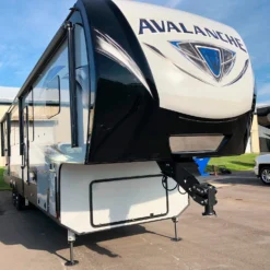 GEN-Y Hitch® - Executive™ 30.000 Lb Towing 5th Wheel King Pin Box With Manual Latch Coupler 14 GEN-Y Hitch® - Executive™ 30.000 Lb Towing 5th Wheel King Pin Box With Manual Latch Coupler -Magma Store gh 8055 5 1